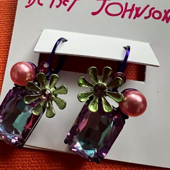 🌺 Betsey Johnson stunning lavender drop dangle earrings 🌺 - Picture 4 of 6